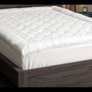 Queen Sized Mattress Pad - New in Box